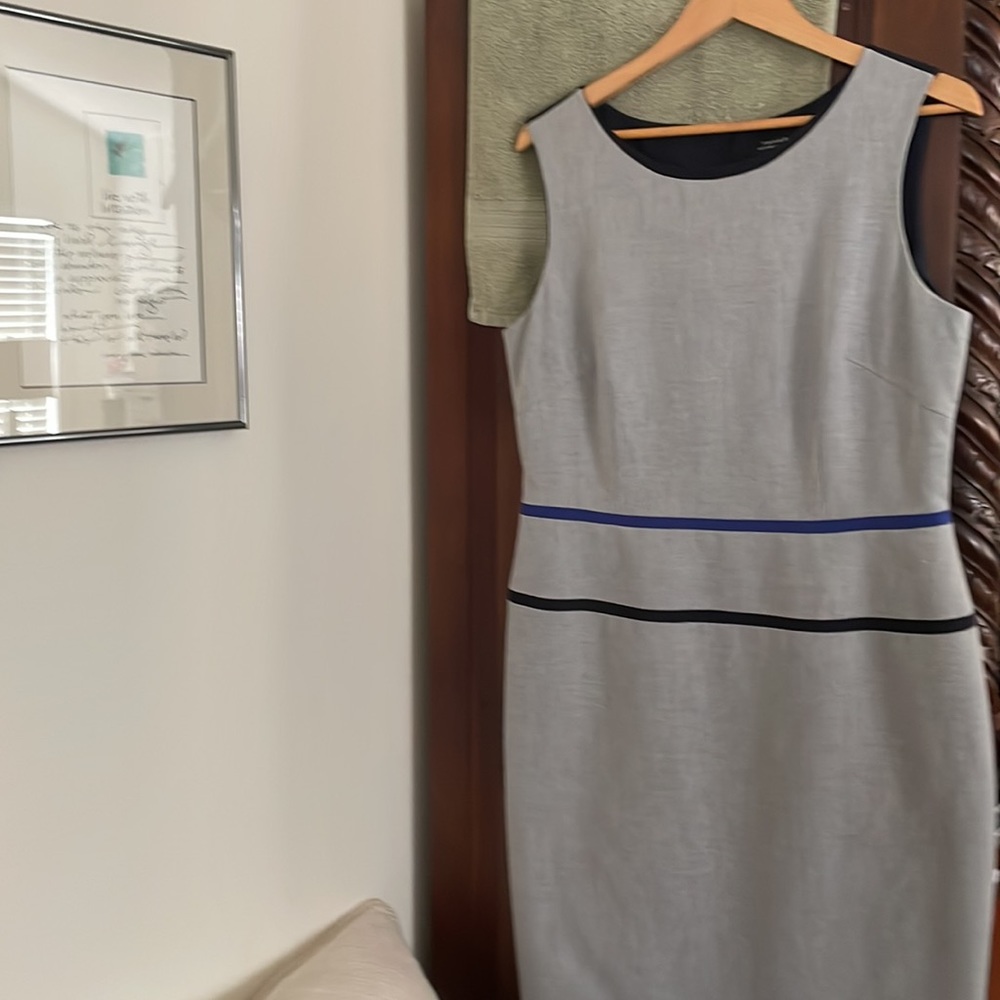 Tahari by Arthur S Levine sleeveless dress.  Grey with navy.  Like new